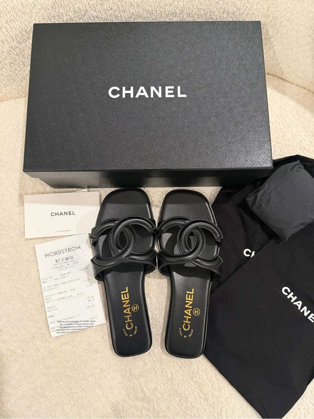 CHANEL Black Leather Interlocking CC Slide Sandals/mules